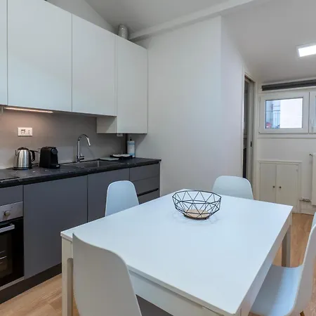 Apartamento House241 Bocconi *