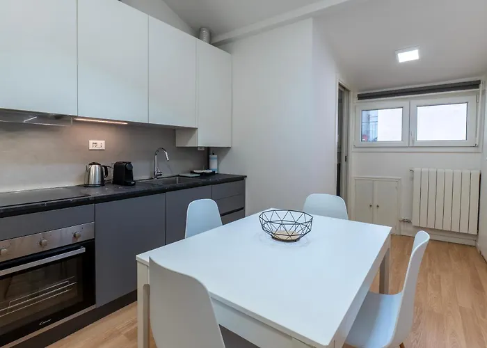 Apartment House241 Bocconi *